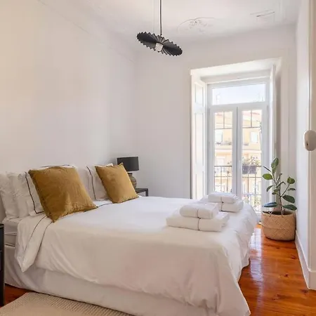 Casa Flores 4br + Office Space And A/c 아파트 리스본