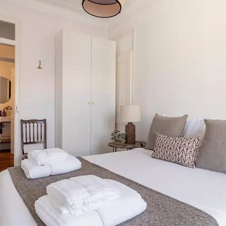 Casa Flores 4br + Office Space And A/c 아파트