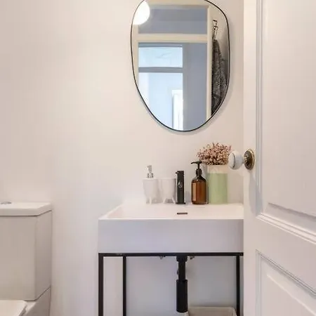 Casa Flores 4br + Office Space And A/c 公寓