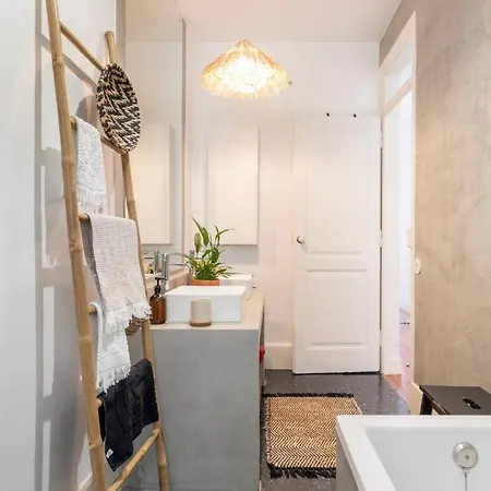 公寓 Casa Flores 4br + Office Space And A/c