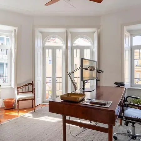 公寓 Casa Flores 4br + Office Space And A/c Lisboa
