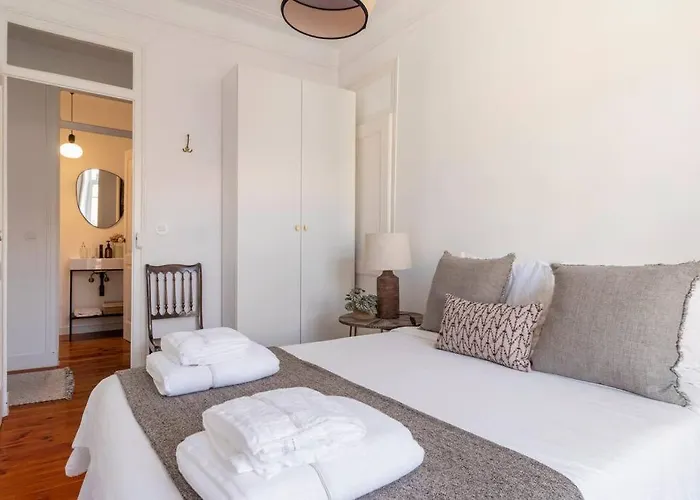 Casa Flores 4br + Office Space And A/c アパート