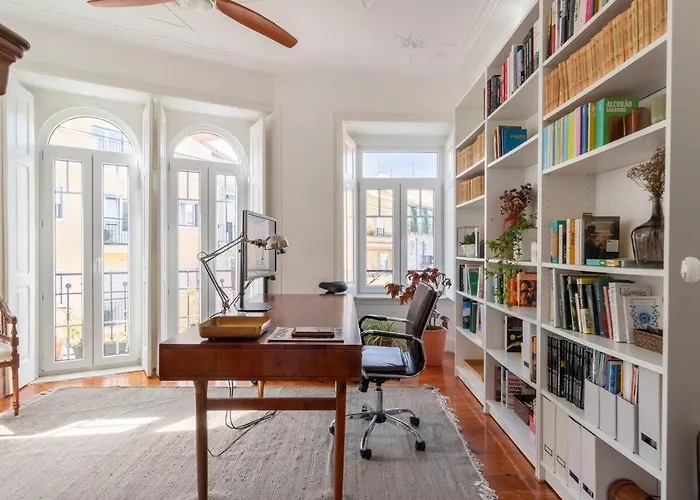 Casa Flores 4br + Office Space And A/c