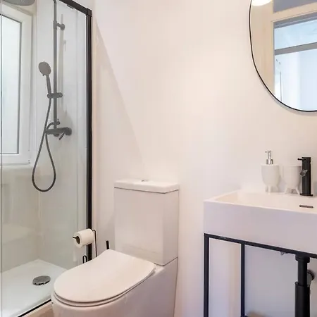 Casa Flores 4br + Office Space And A/c *