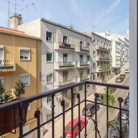 Casa Flores 4br + Office Space And A/c Appartement