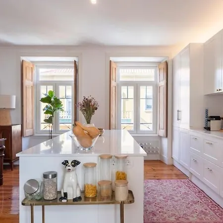 Casa Flores 4br + Office Space And A/c