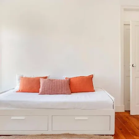 Apartamento Casa Flores 4br + Office Space And A/c Lisboa