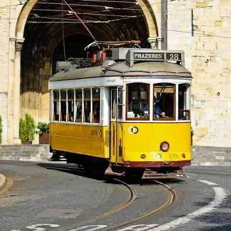 Casa Flores 4br + Office Space And A/c Lisboa