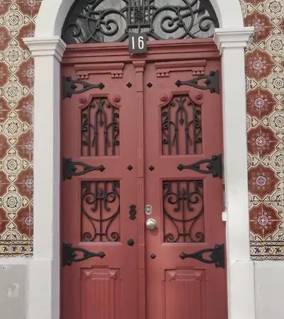 Casa Flores 4br + Office Space And A/c Apartment Lissabon