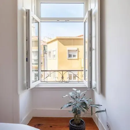 Casa Flores 4br + Office Space And A/c