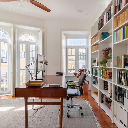 Casa Flores 4br + Office Space And A/c