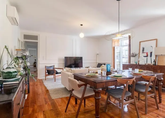 Casa Flores 4br + Office Space And A/c Lissabon