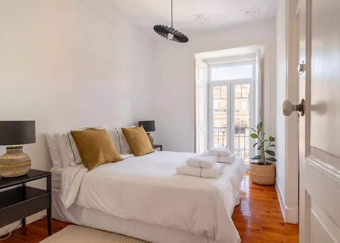 Casa Flores 4br + Office Space And A/c Appartement Lissabon