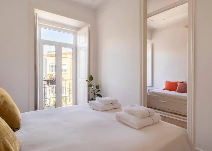 Appartement Casa Flores 4br + Office Space And A/c Lissabon